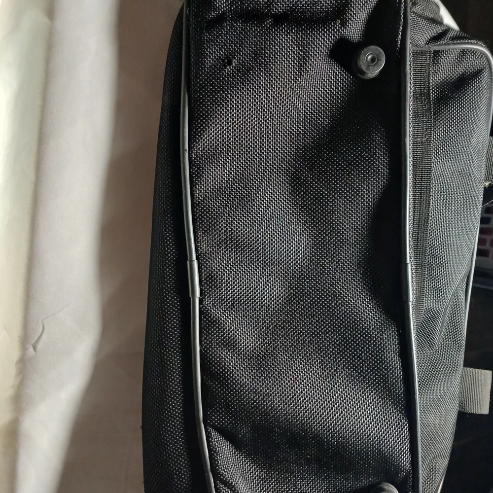 Dockers Black Men’s Laptop Messenger Bag with Shoulder Pad